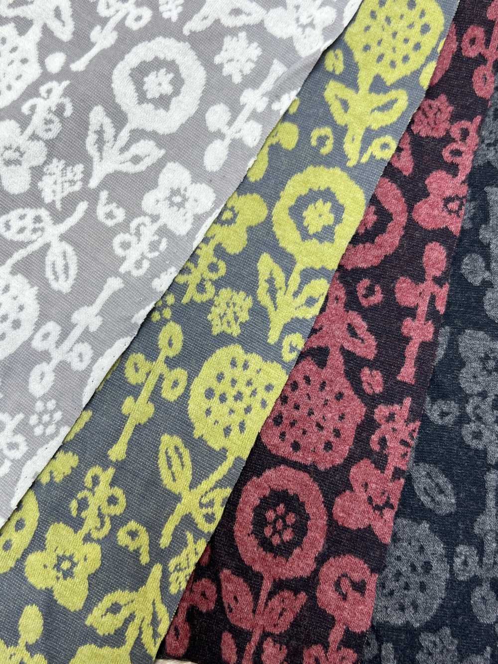 75047-B Circular Rib Fuzzy Jacquard Floral Pattern[Textile / Fabric] SAKURA  COMPANY/Okura Shoji Co., Ltd. - ApparelX