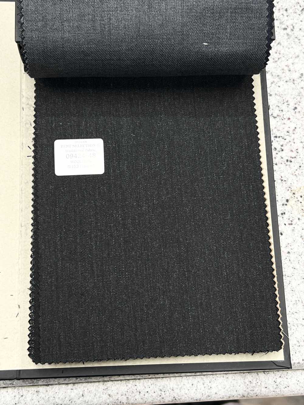 09424 TRADITIONAL FABRIC Multi-material Suit, Dark Grey[Textile] Kunishima Co., Ltd.